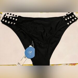 Cupshe XL Black and White Bikini Bottom